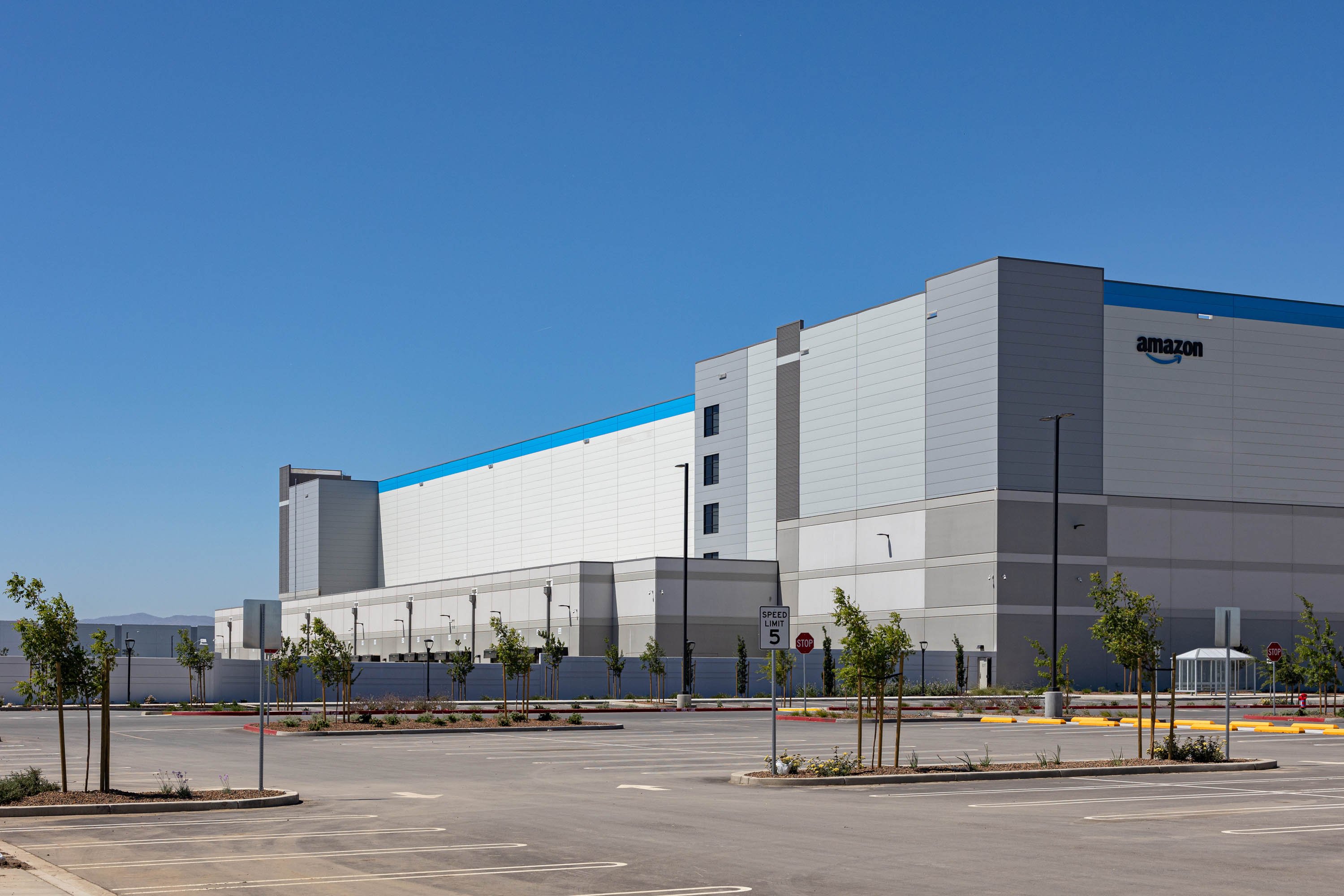 kingspan-amazon-tracy-ca-dw2000-dw2000r-ksmr-case-study-22
