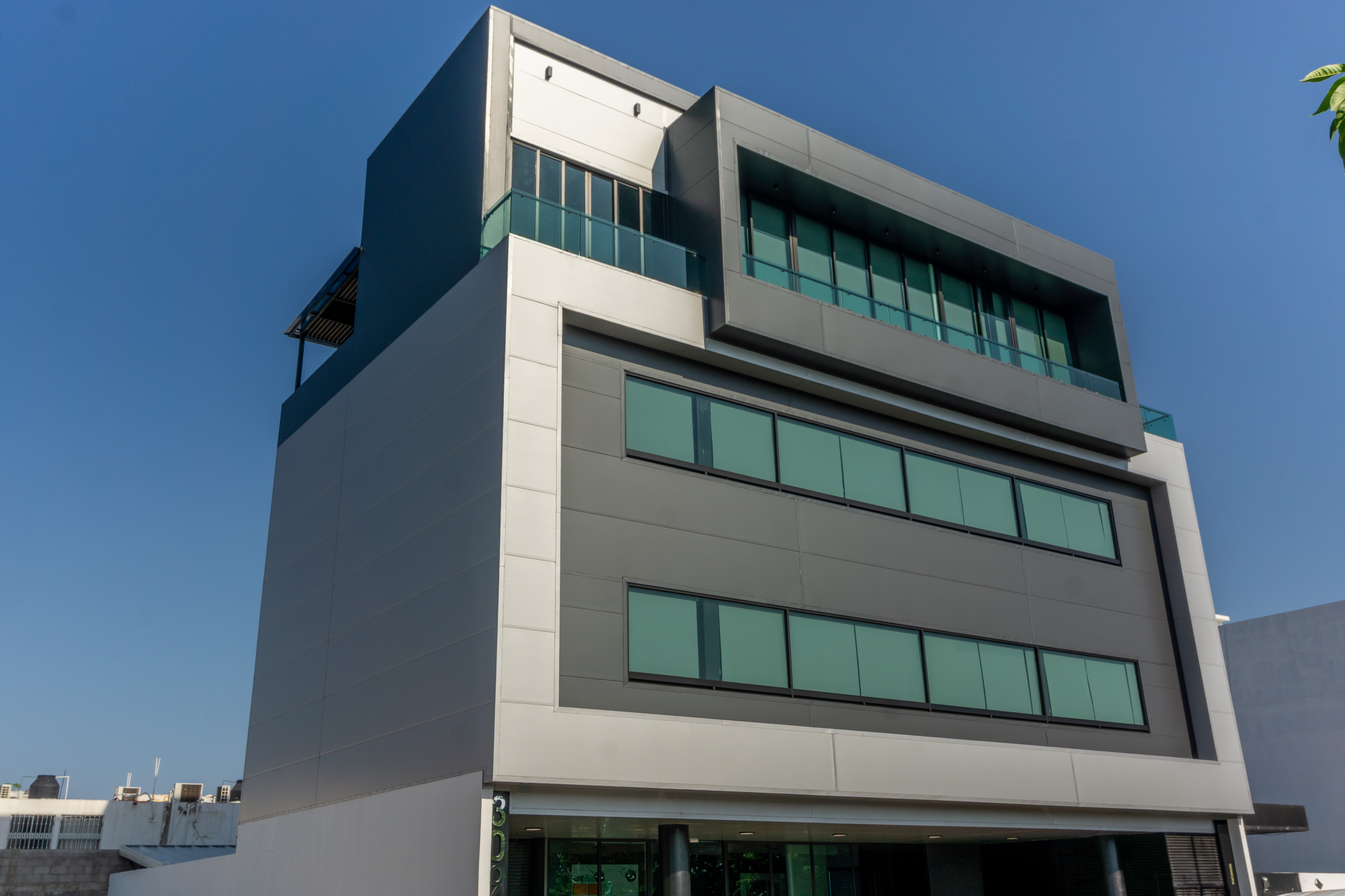 Imagen de Proyectos con Paneles Aislantes tipo sándwich Kingspan Edificio Sepanel