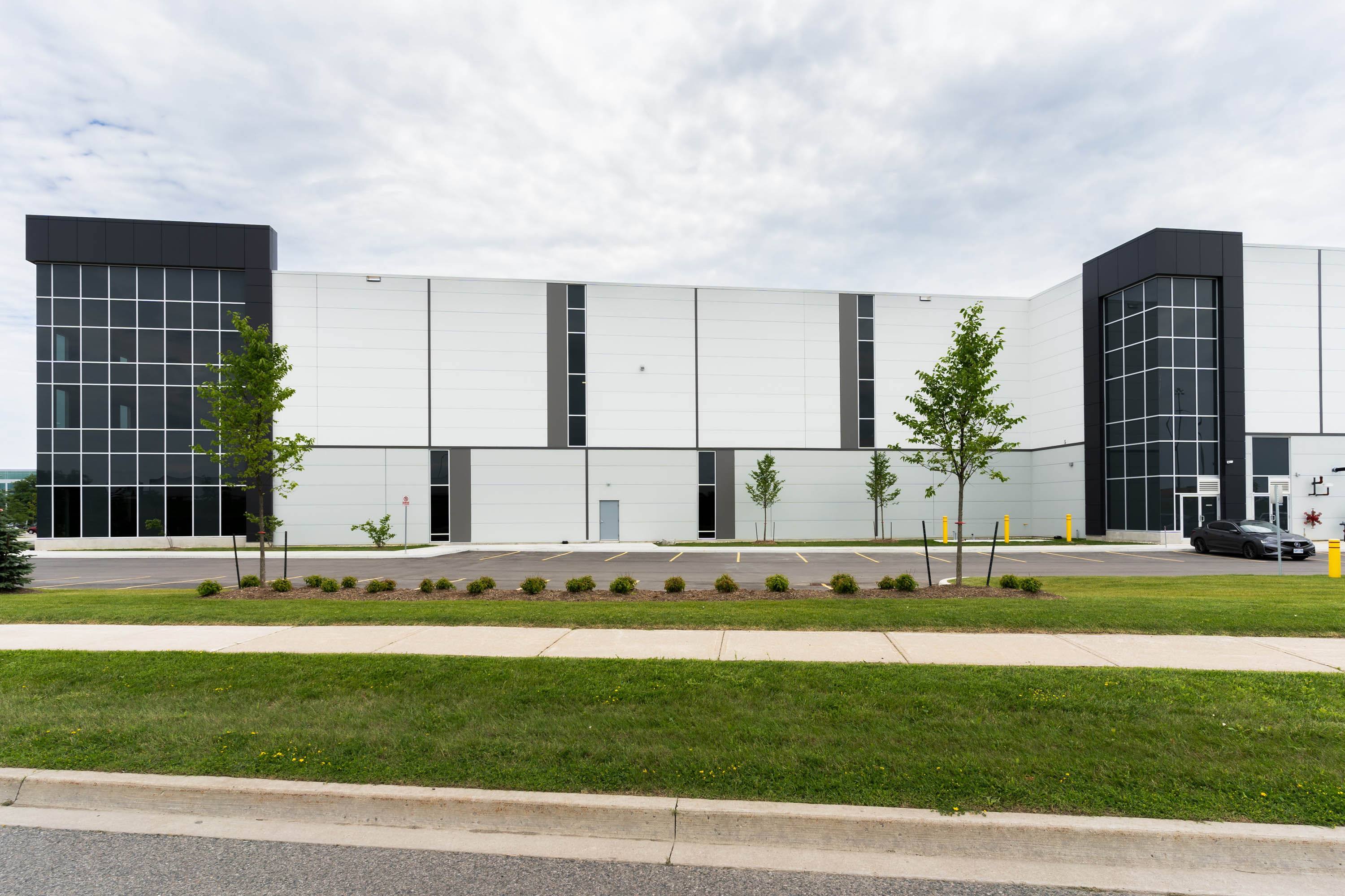 kingspan-5400-explorer-drive-mississauga-on-kssl-ksmr-ops-krhf-case-study-03