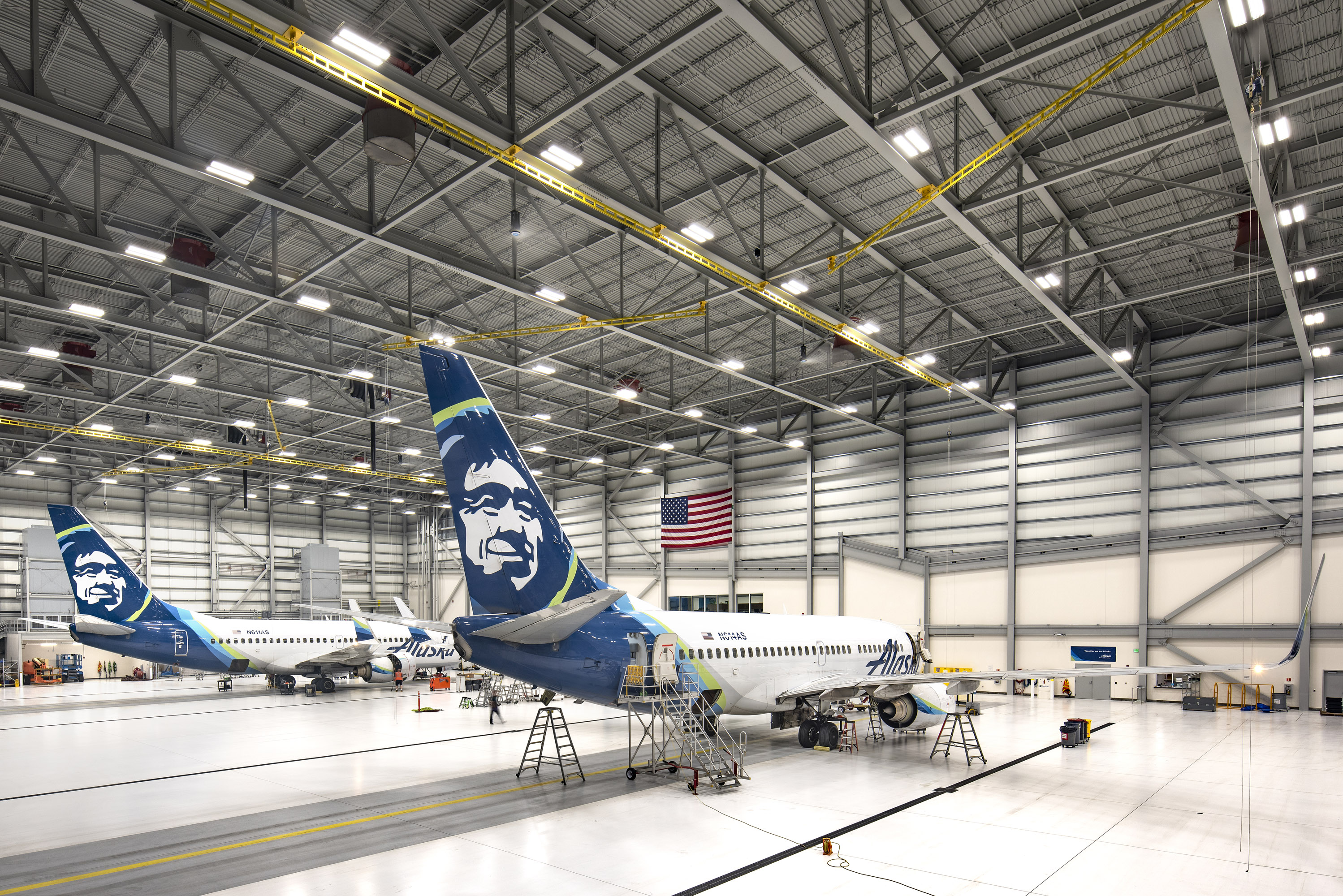 kingspan-alaska-airlines-maintenance-engineering-hangar-anchorage-ak-case-ksmr-study-09