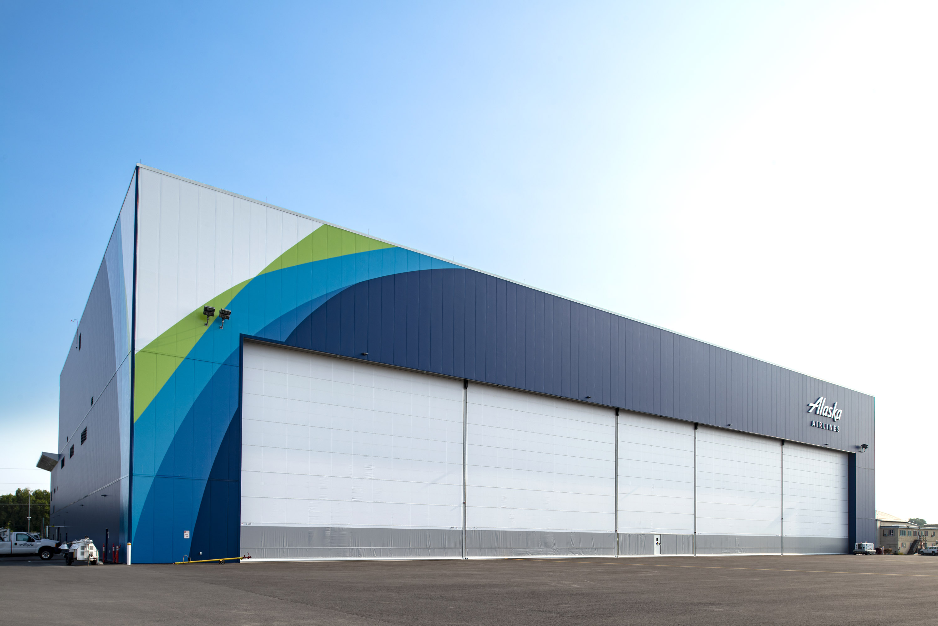 kingspan-alaska-airlines-maintenance-engineering-hangar-anchorage-ak-case-ksmr-study-16