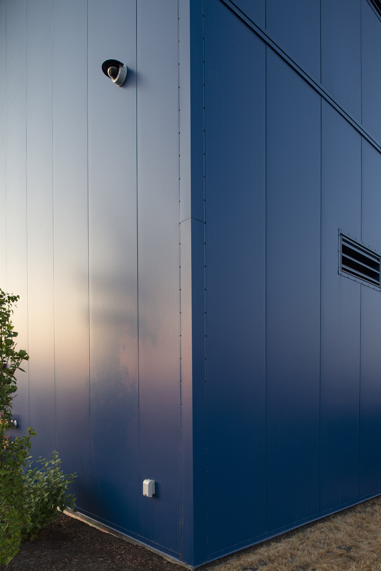 kingspan-alaska-airlines-maintenance-engineering-hangar-anchorage-ak-case-ksmr-study-25