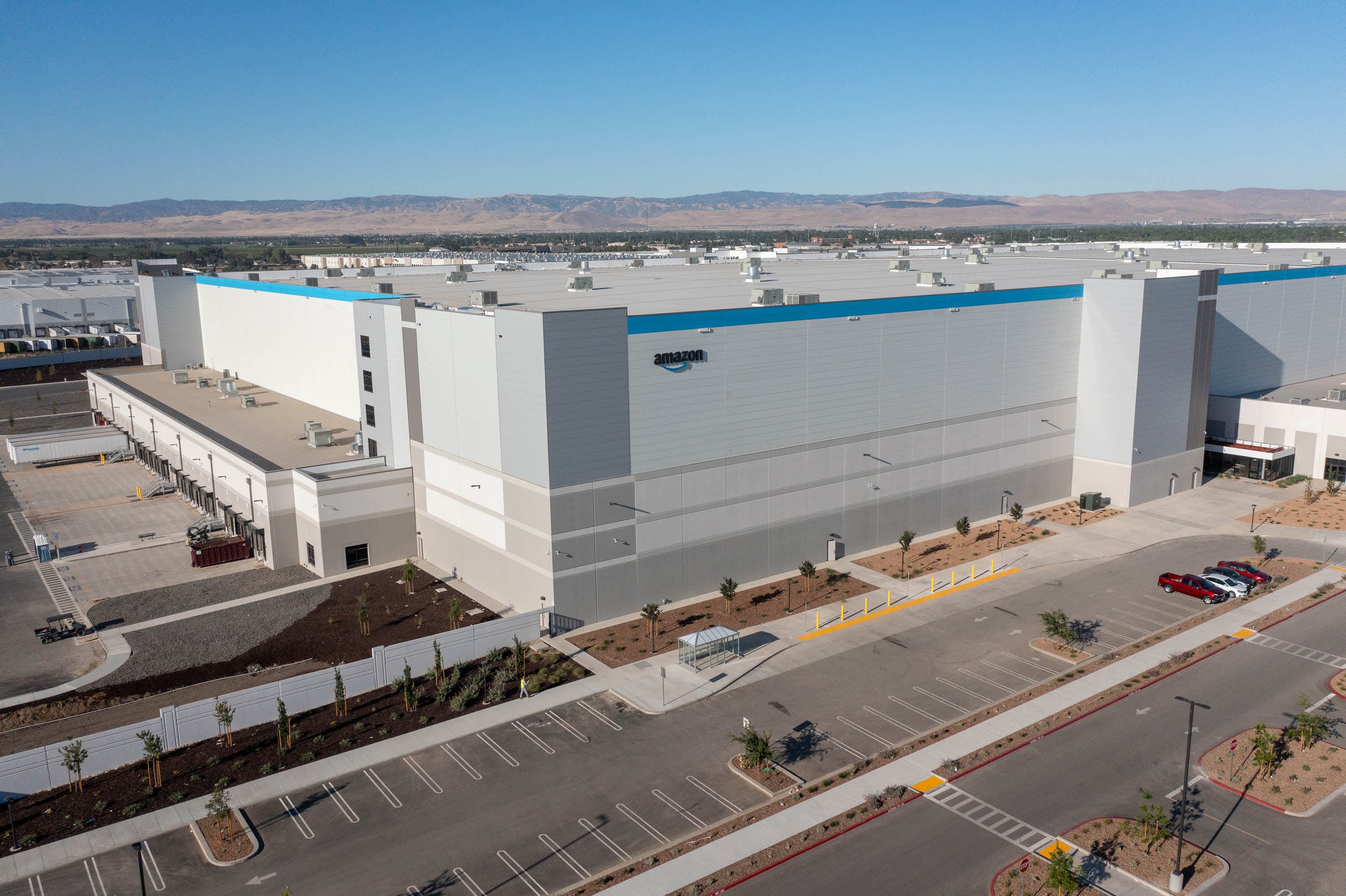 kingspan-amazon-tracy-ca-dw2000-dw2000r-ksmr-case-study-04