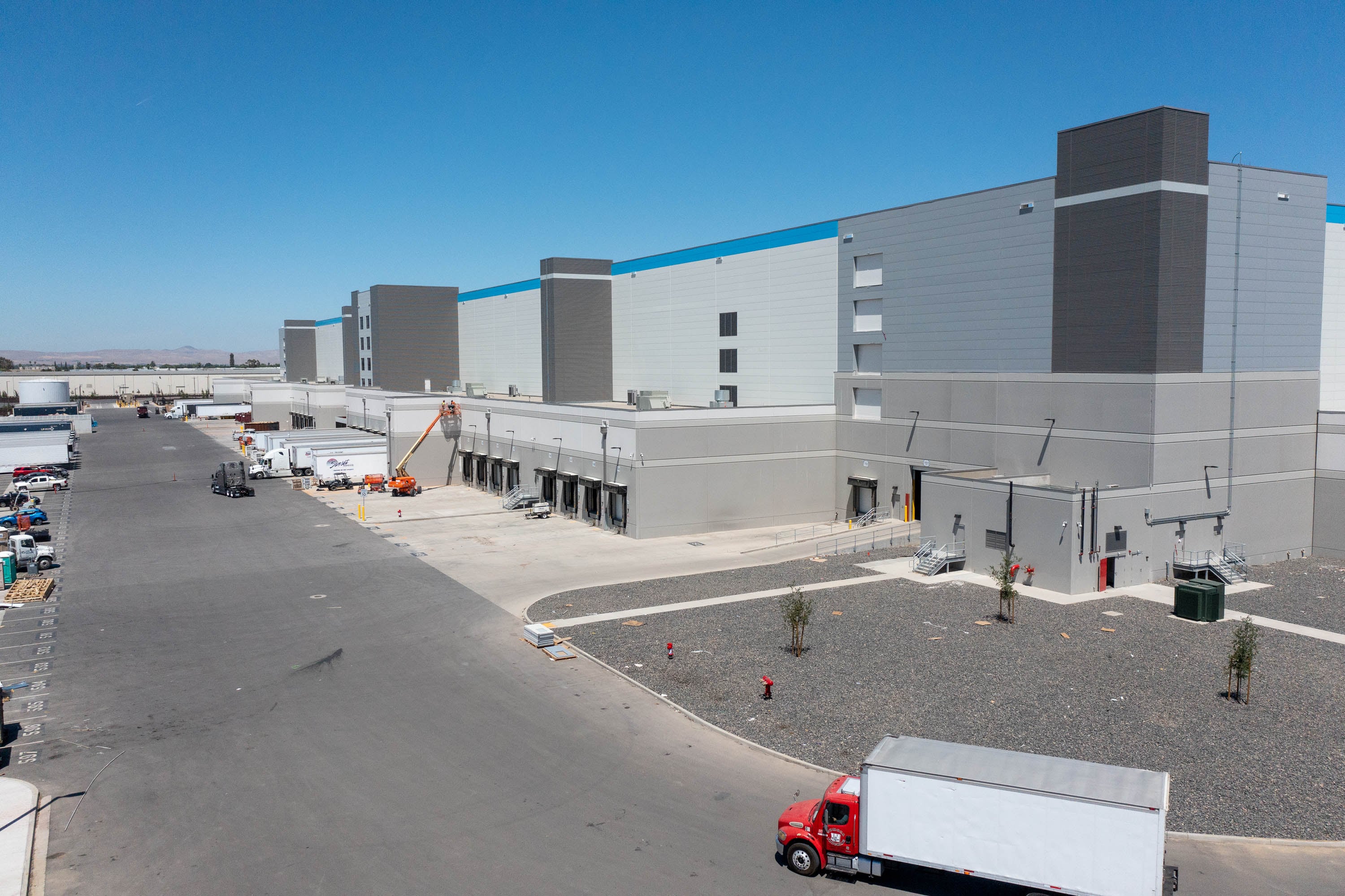 kingspan-amazon-tracy-ca-dw2000-dw2000r-ksmr-case-study-08