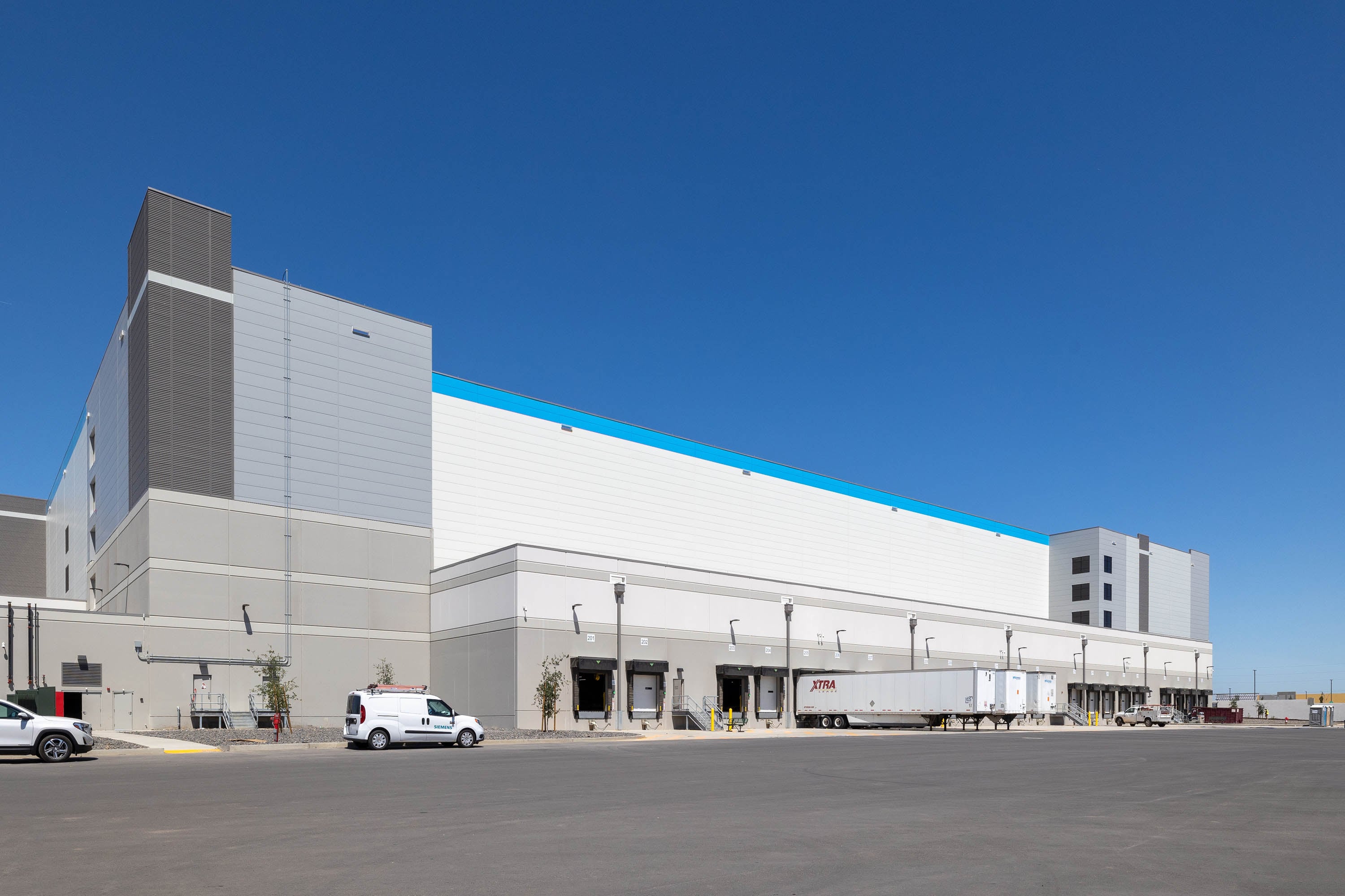 kingspan-amazon-tracy-ca-dw2000-dw2000r-ksmr-case-study-23