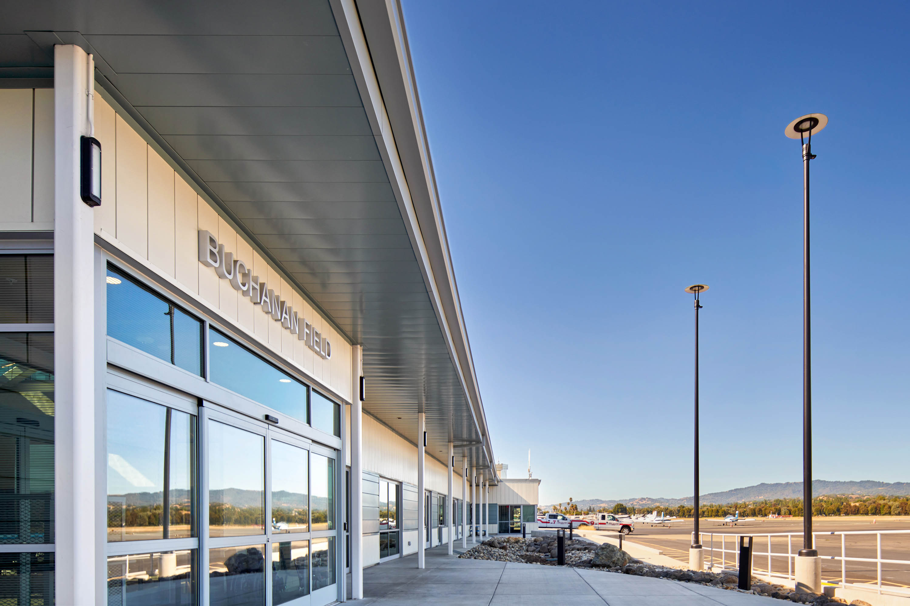 kingspan-buchanan-air-field-admin-building-concord-ca-dw2000-case-study-05