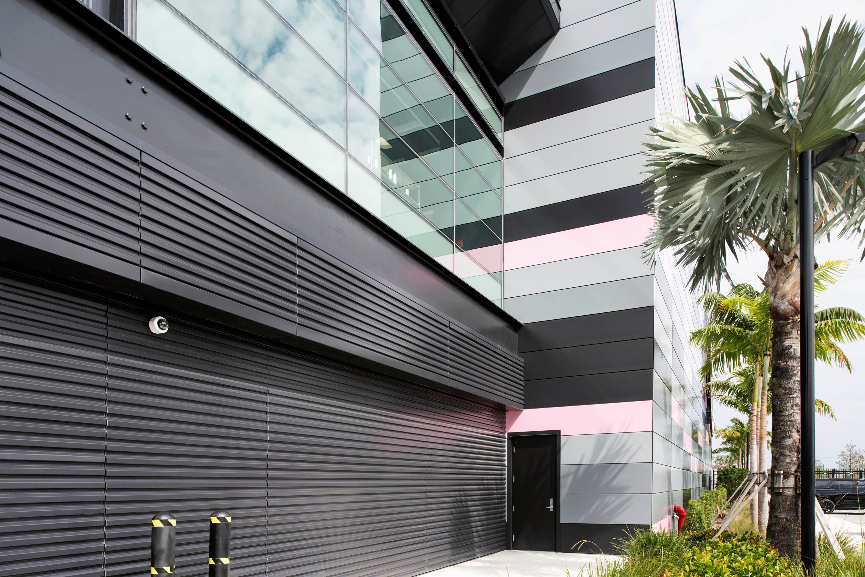 kingspan-drv-pnk-stadium-fort-lauderdale-fl-dw4000-case-study-en-11