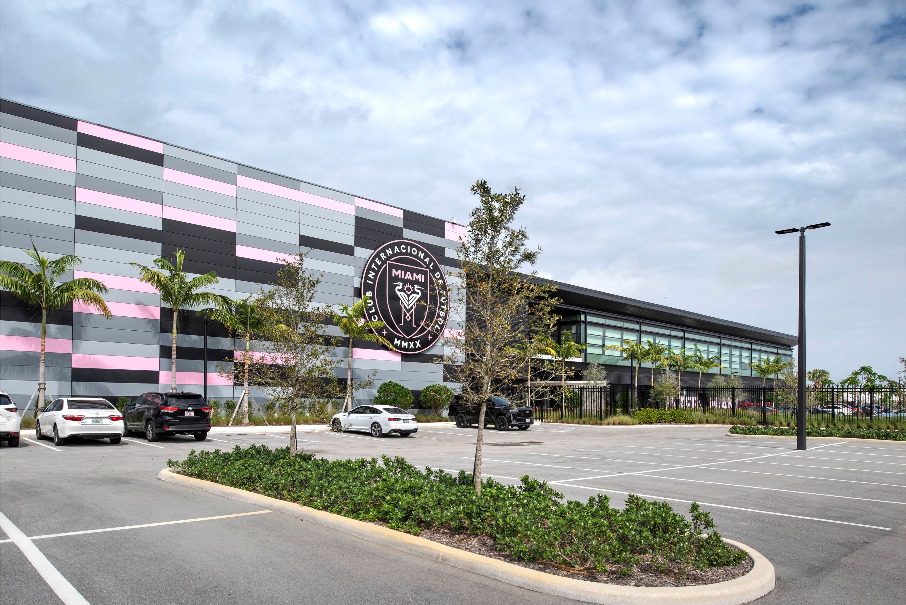 kingspan-drv-pnk-stadium-fort-lauderdale-fl-dw4000-case-study-en-12