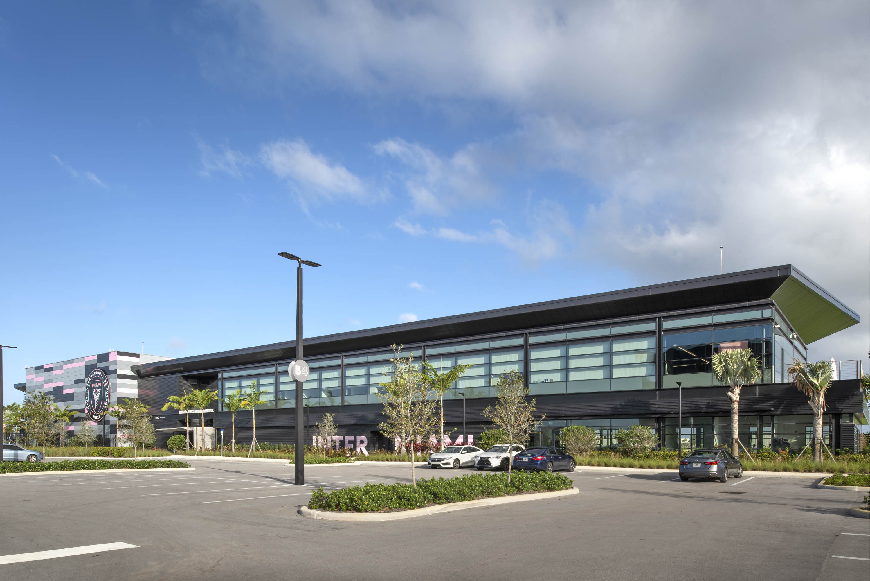 kingspan-drv-pnk-stadium-fort-lauderdale-fl-dw4000-case-study-en-22
