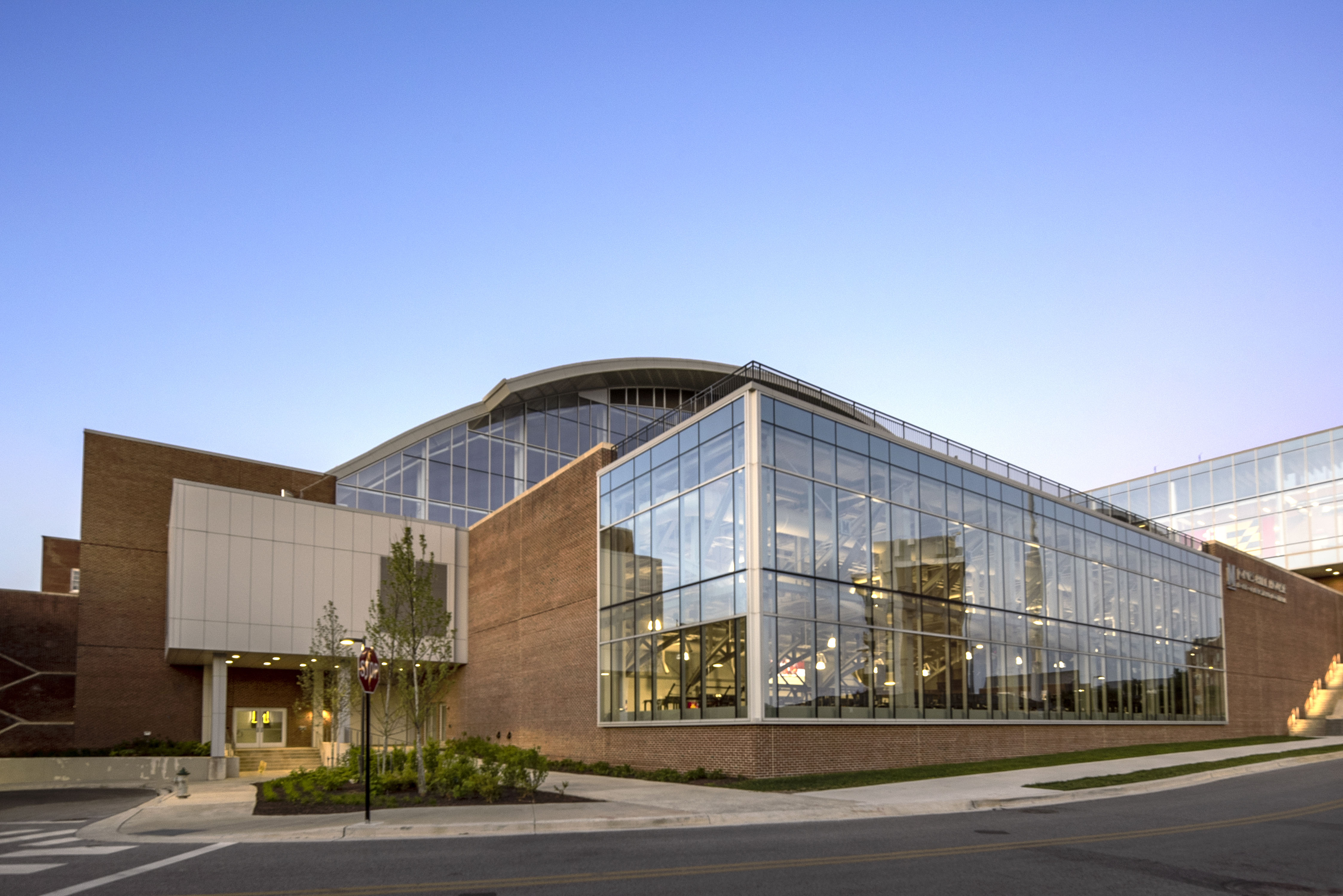 kingspan-jones-hill-house-university-of-maryland-dw4000-dw2000-case-study-en-01