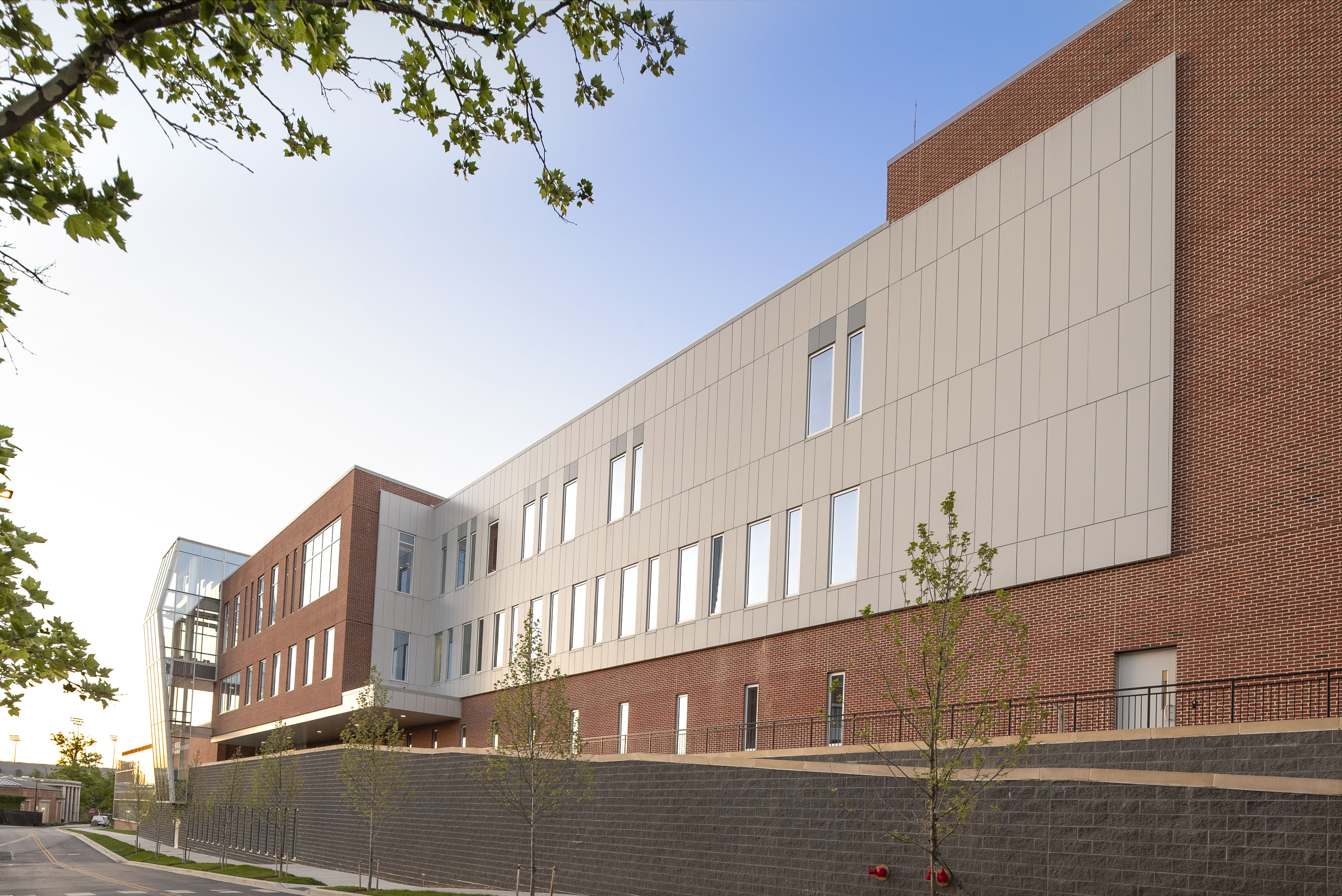 kingspan-jones-hill-house-university-of-maryland-dw4000-dw2000-case-study-en-02