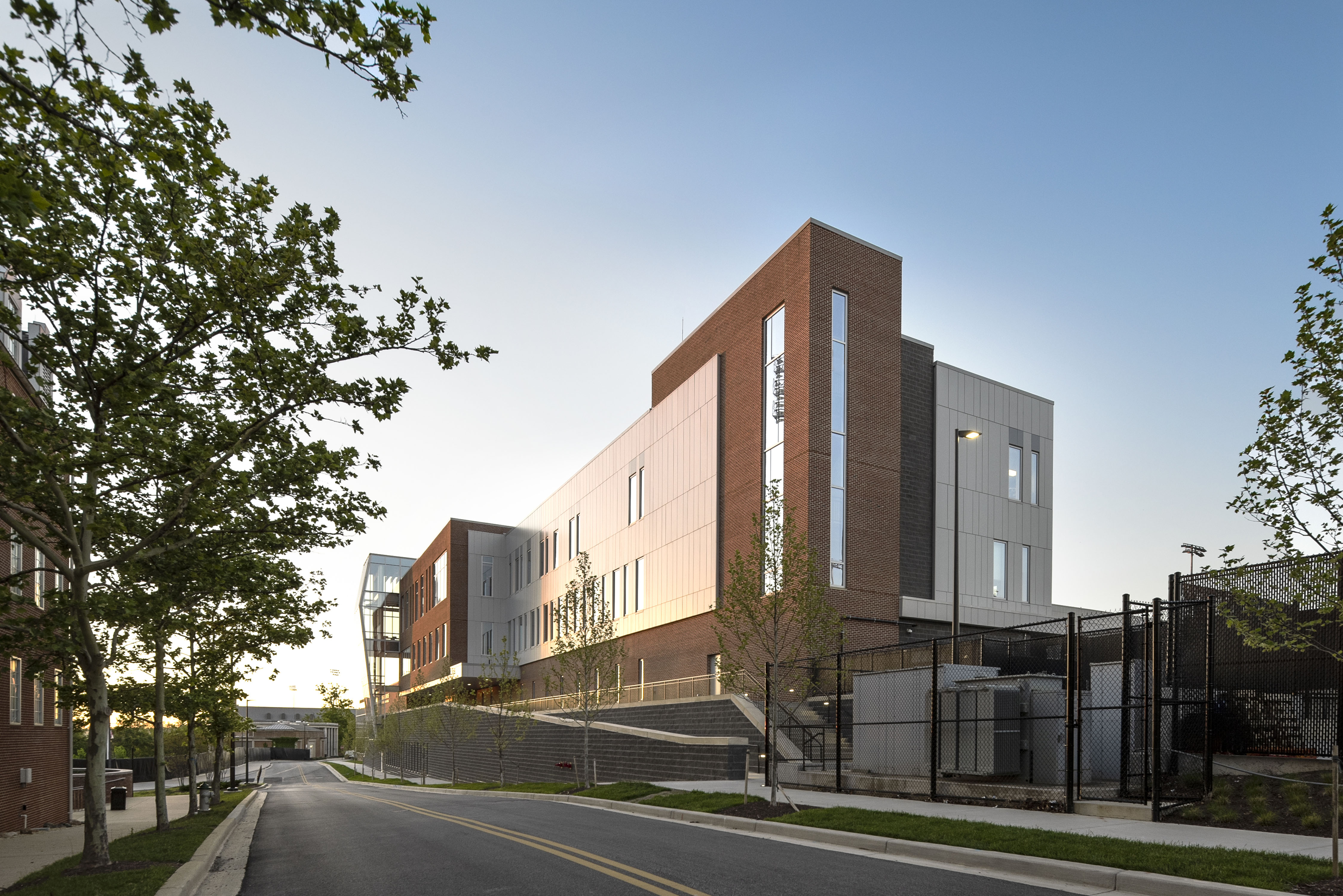 kingspan-jones-hill-house-university-of-maryland-dw4000-dw2000-case-study-en-03