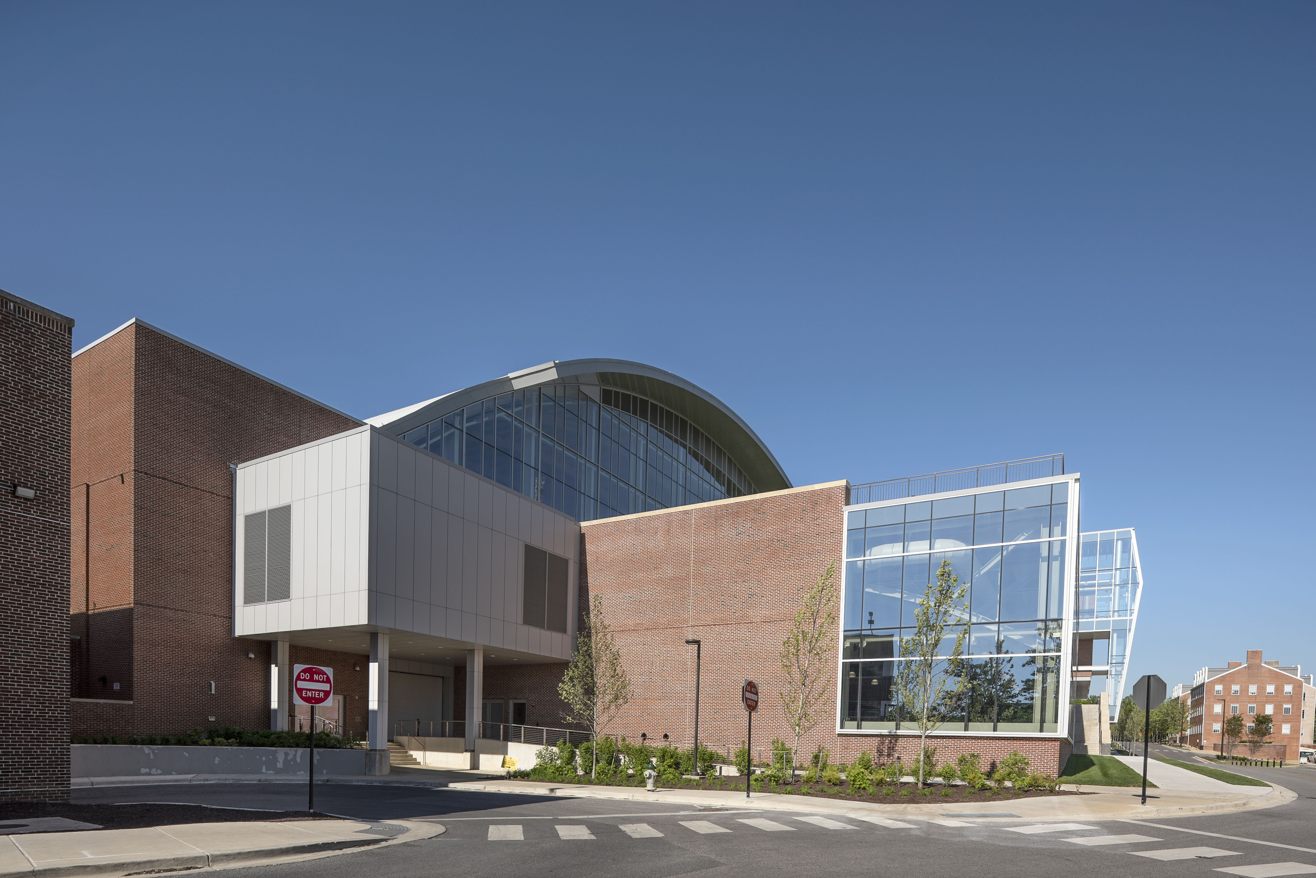 kingspan-jones-hill-house-university-of-maryland-dw4000-dw2000-case-study-en-11