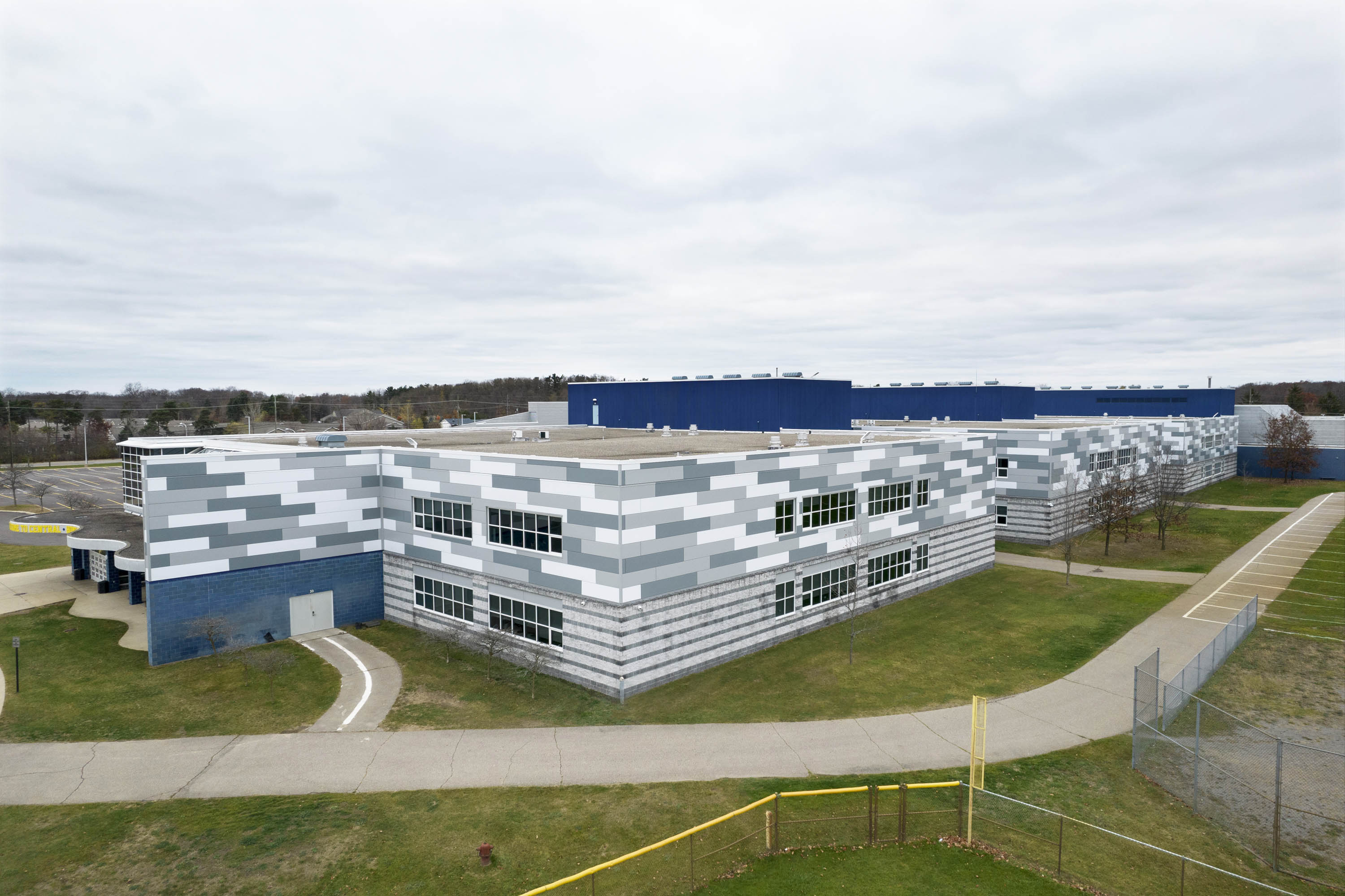 kingspan-walled-lake-central-high-school-walled-lake-mi-quadcoreb-dw2000-case-study-07