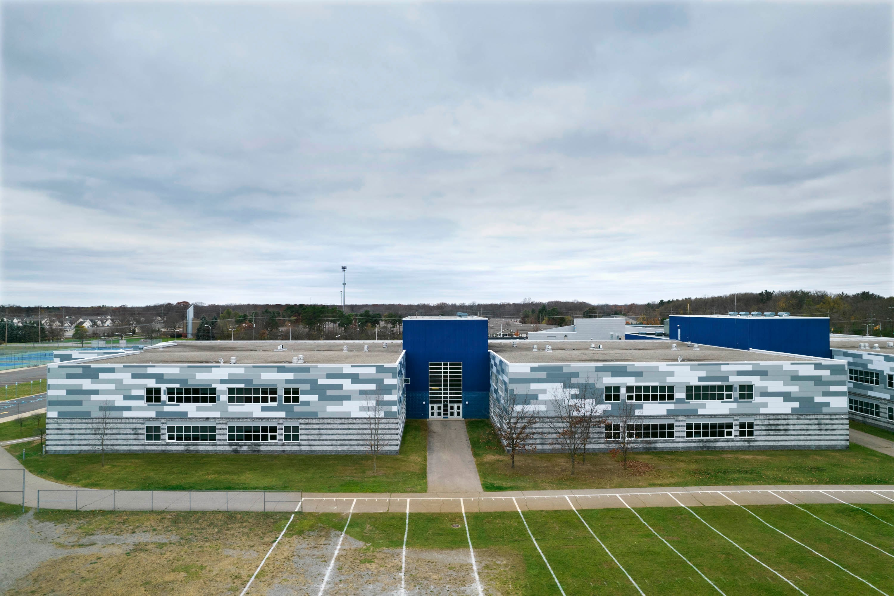 kingspan-walled-lake-central-high-school-walled-lake-mi-quadcoreb-dw2000-case-study-11