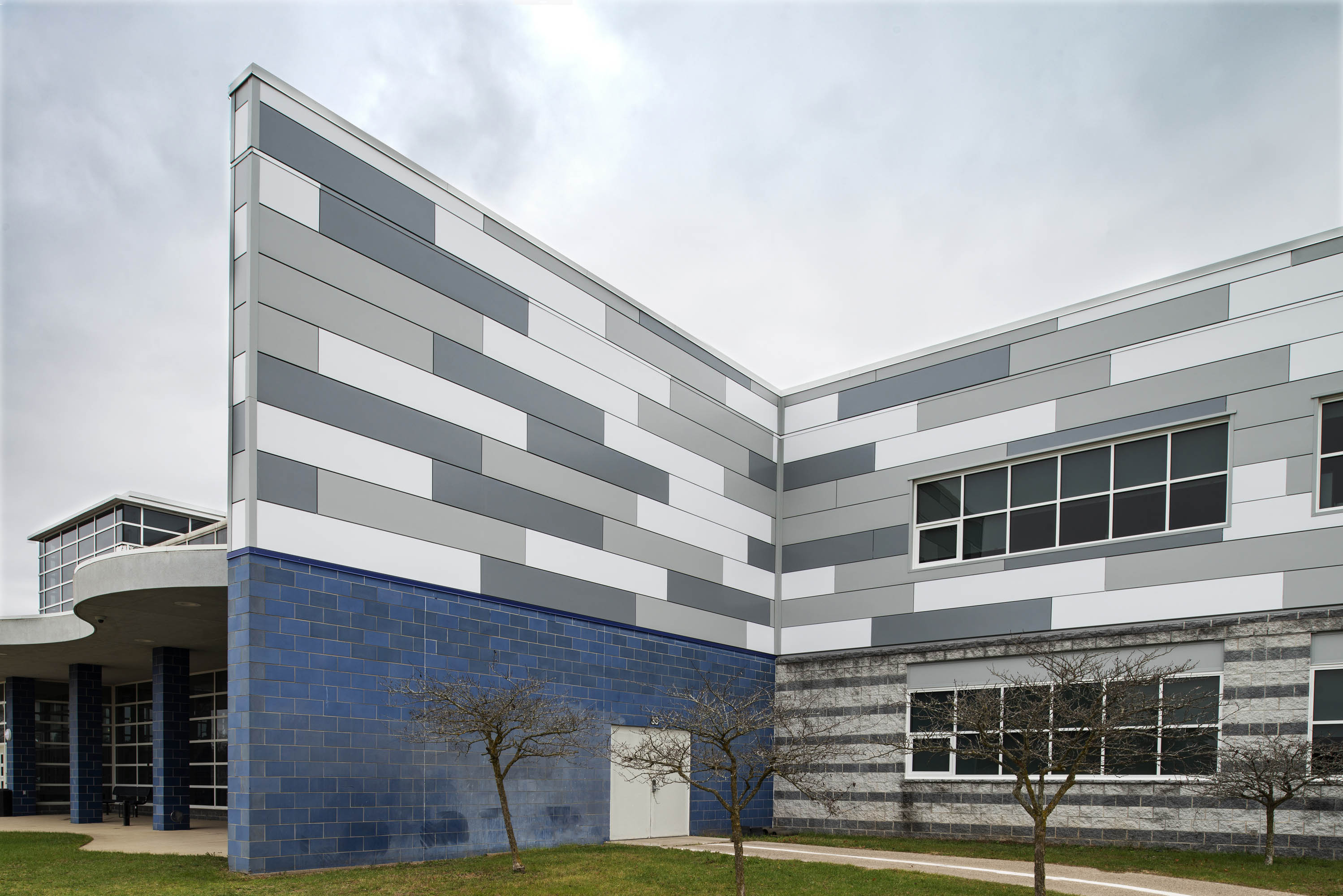 kingspan-walled-lake-central-high-school-walled-lake-mi-quadcoreb-dw2000-case-study-21