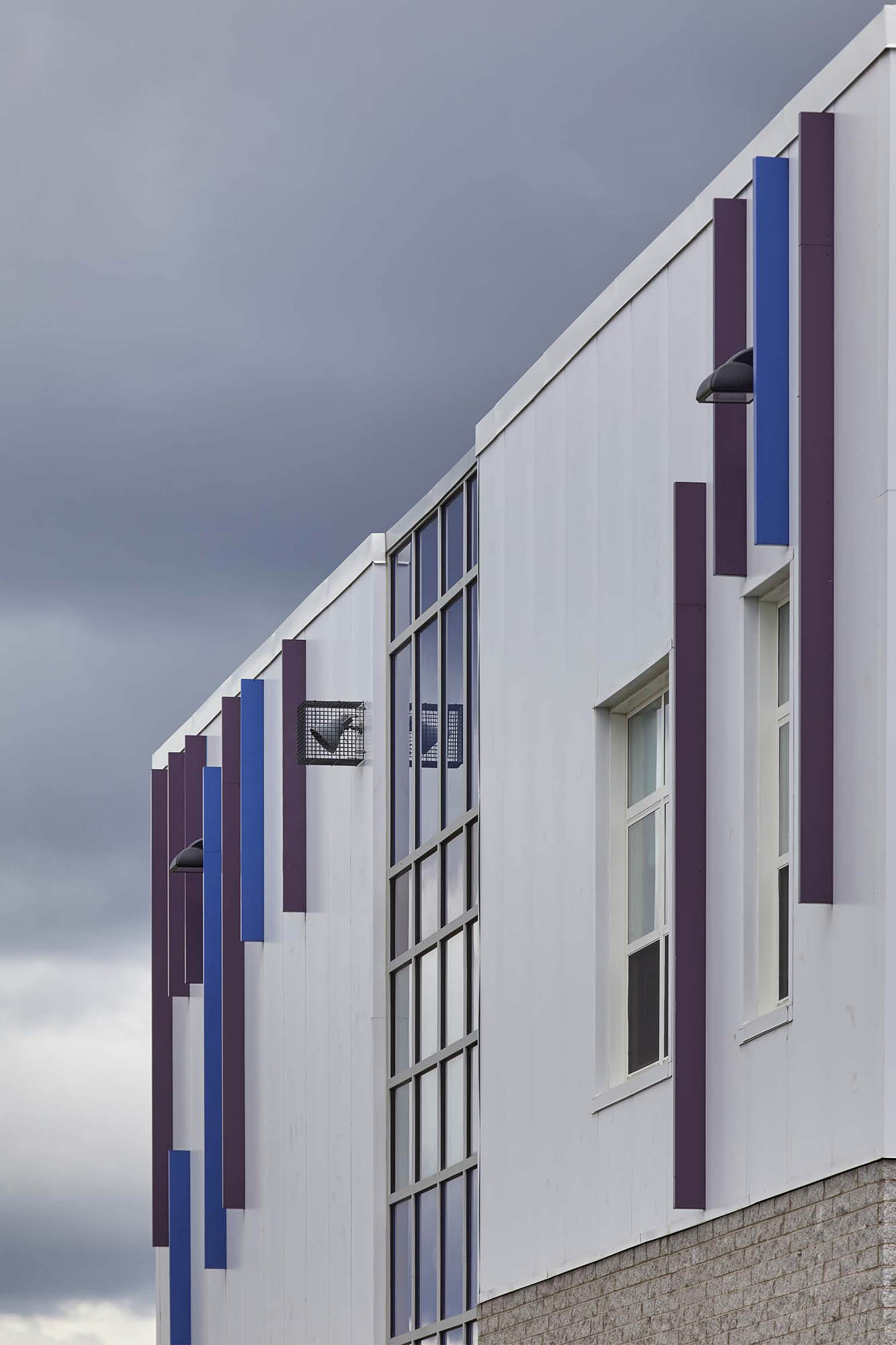 kingspan-west-bedford-school-bedford-nova-scotia-ksmmr-ksaf-case-study-06